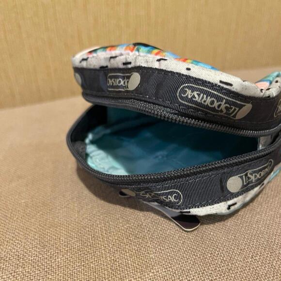 Lesportsac panda square cosmetic bag NWT 6701 - Picture 4 of 4